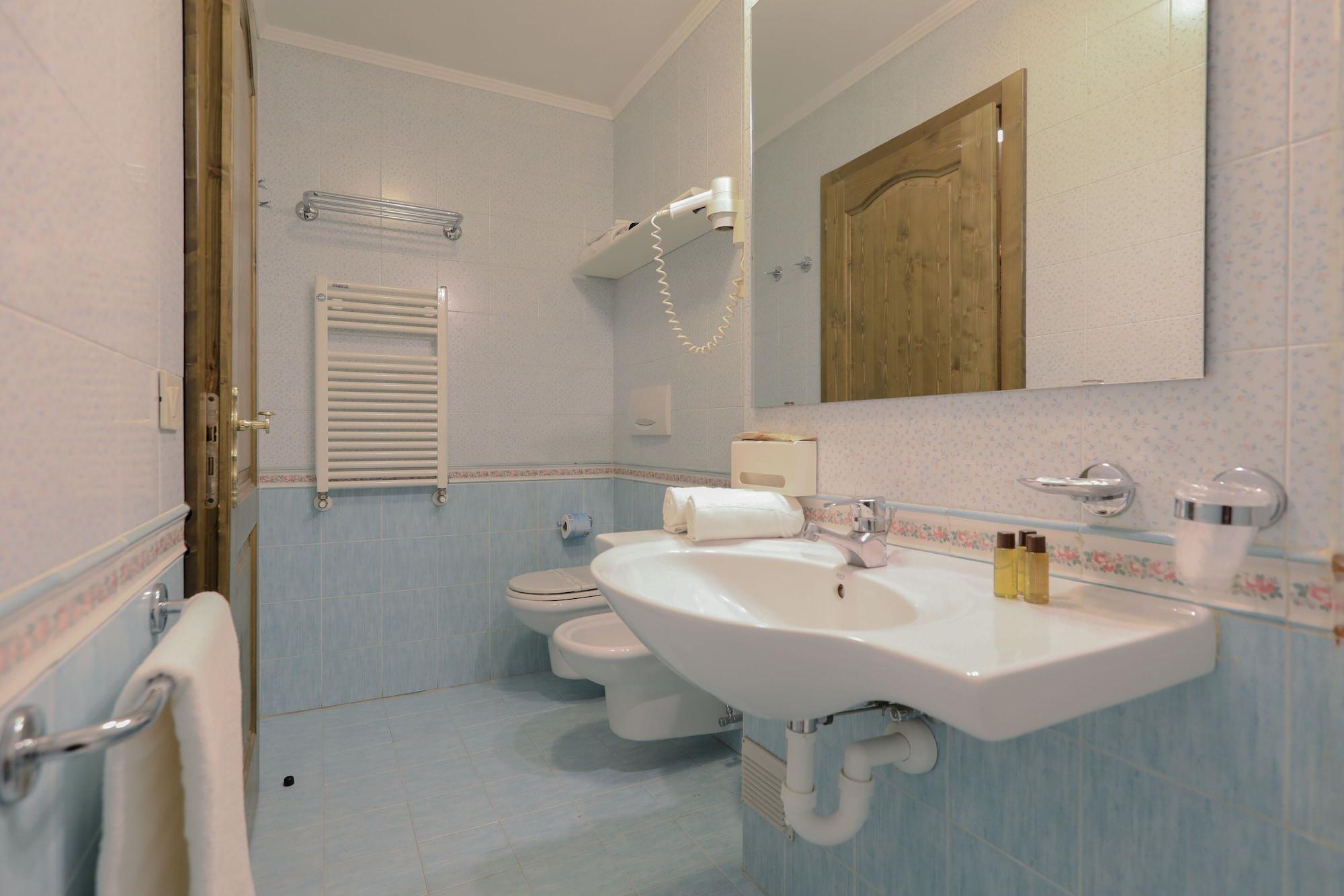 Hotel Perla Madonna Εξωτερικό φωτογραφία