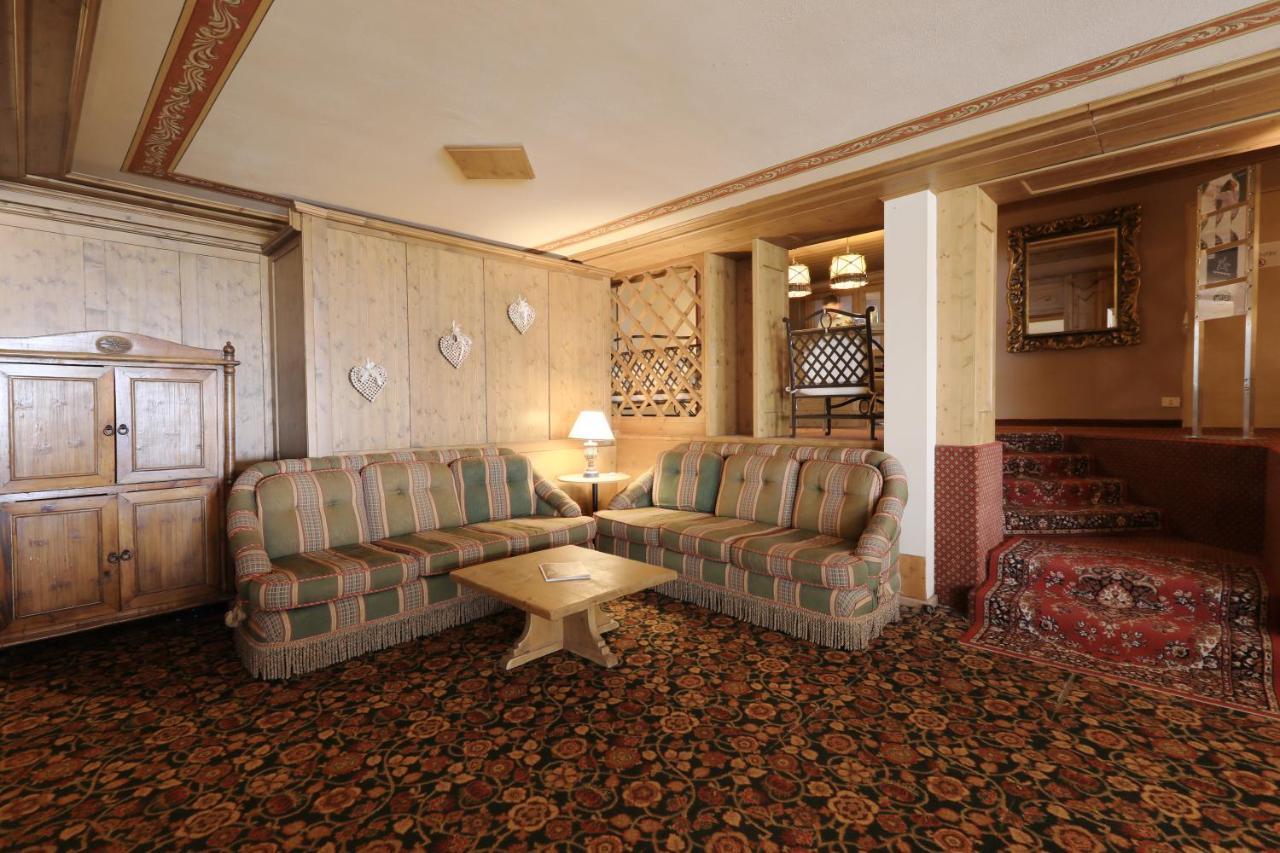 Hotel Perla Madonna Εξωτερικό φωτογραφία